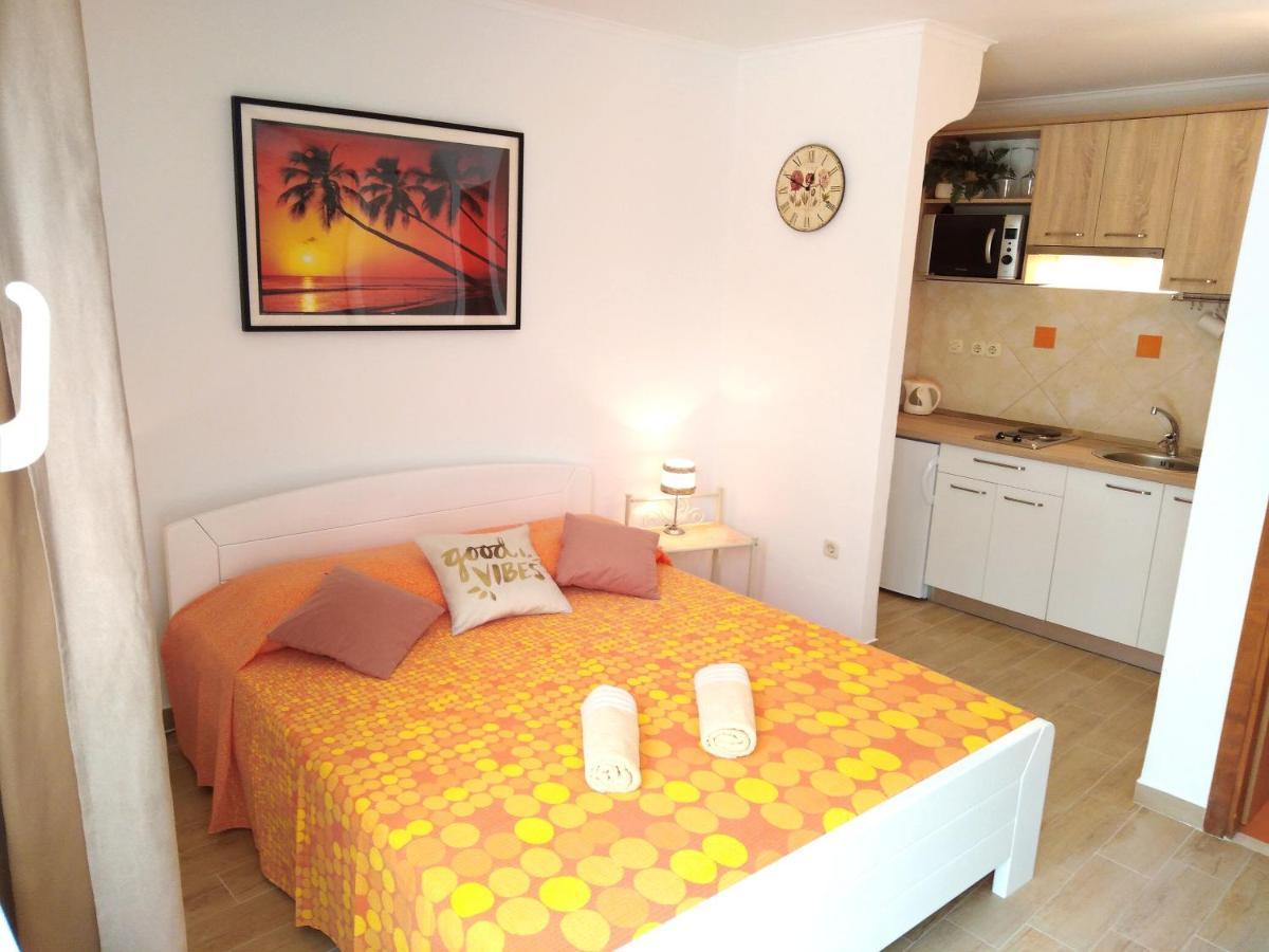 Apartments Green & Orange フヴァル エクステリア 写真