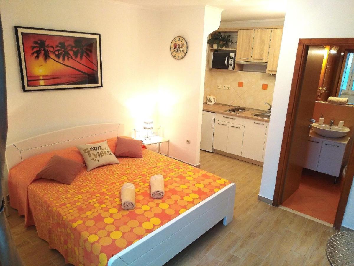 Apartments Green & Orange フヴァル エクステリア 写真