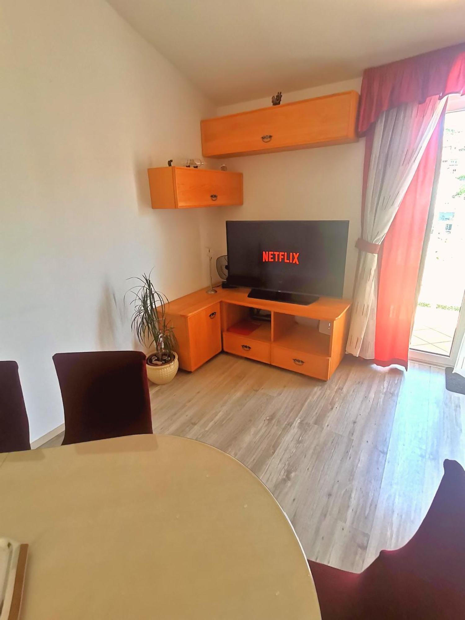 Apartments Green & Orange フヴァル エクステリア 写真