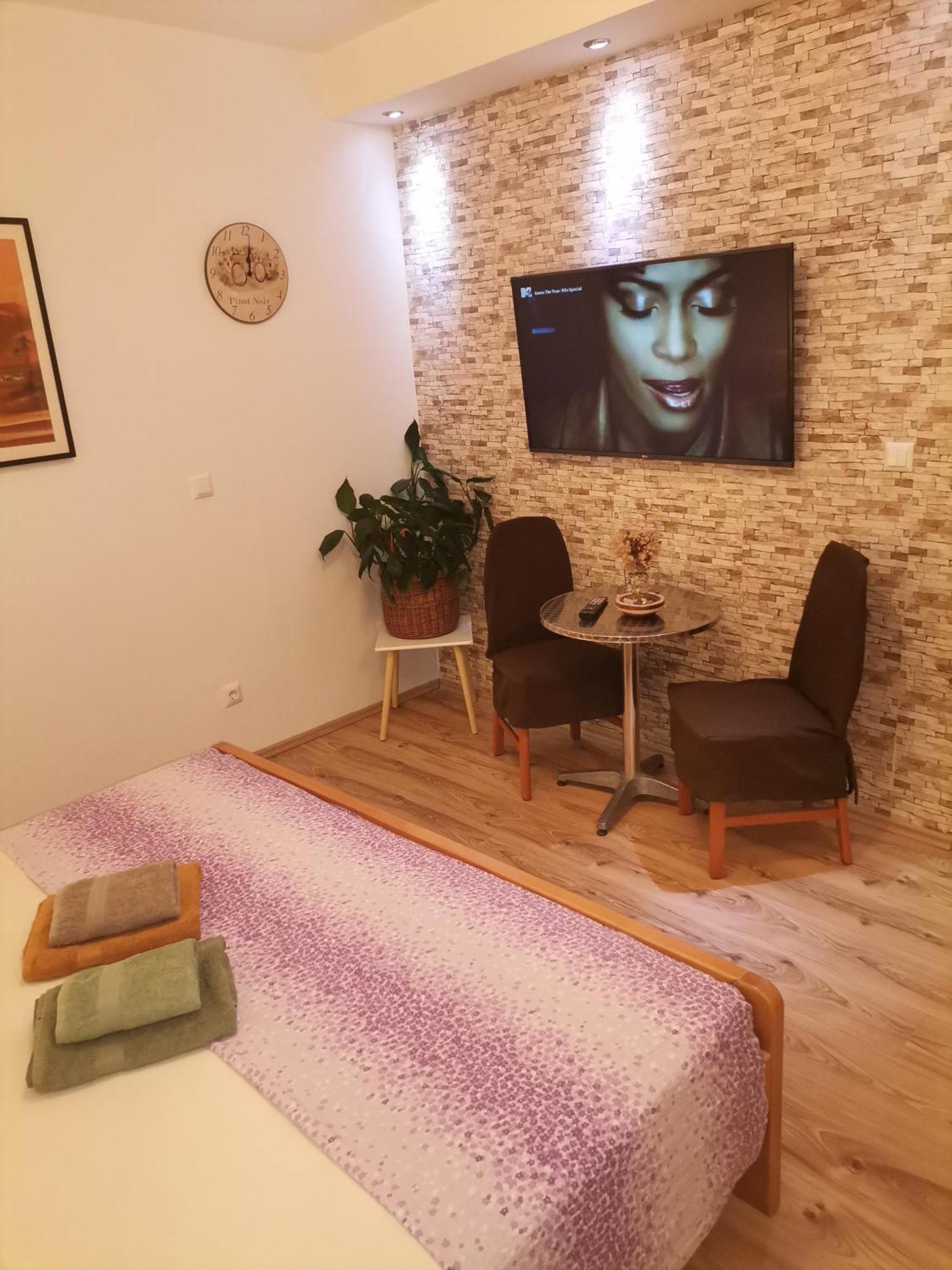 Apartments Green & Orange フヴァル エクステリア 写真